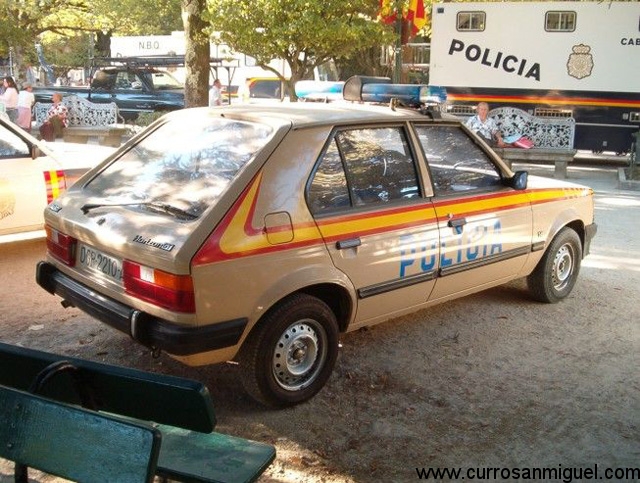 El icónico Talbot Horizon de la Policía Nacional hasta tiene su sitio en el desfile de la Fiesta de la Hispanidad