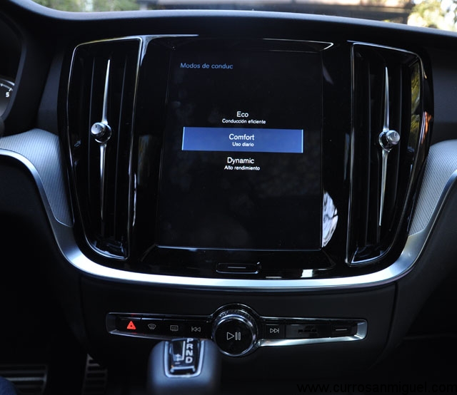 A pesar de ser un R-Design, los modos de conducción son los mismos que en otros acabados. Y la diferencia entre ellos, escasa.