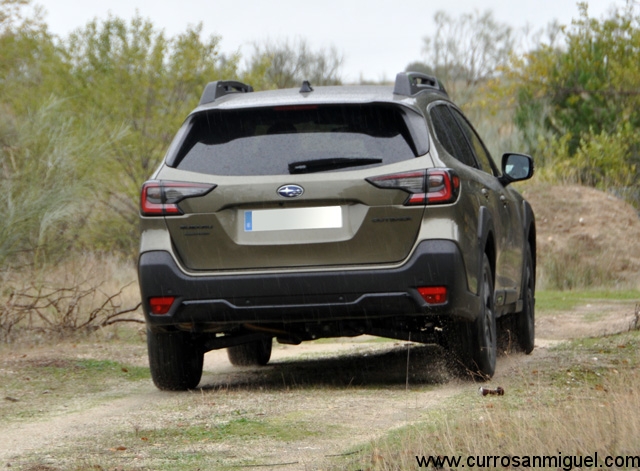 En cualquier caso el campo, para este coche y con sentido común, nunca representará ningún problema. 