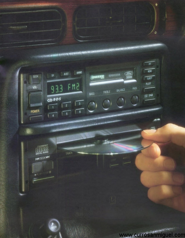 Desde las versiones básicas, los equipos de sonido disponibles eran totalmente HiFi, con mandos en el volante y hasta con reproductor de CD