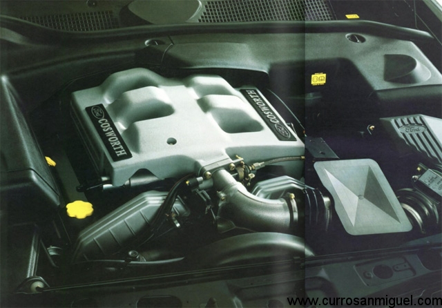 El motor Cosworth V6 de 24 válvulas acercaba al Scorpio a las prestaciones más deportivas. 