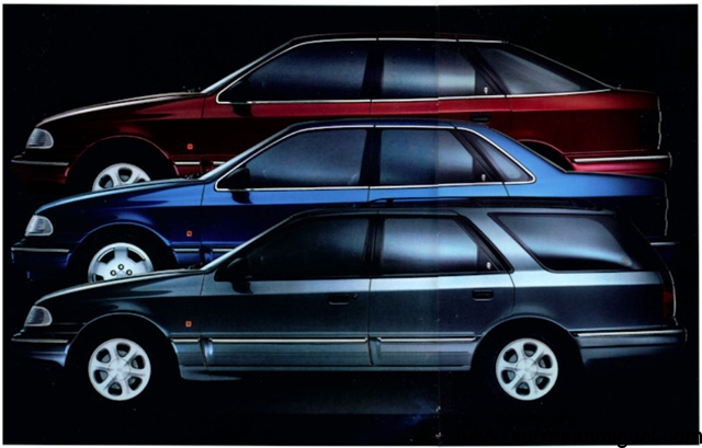 A primeros de los años 90 llegó un restyling ligero, y la gama se amplió con una versión familiar. 