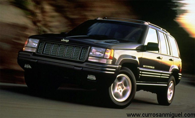 El 5.9L V8 fue el canto del cisne del modelo. Un SUV rápido, lujoso y que sonaba de maravilla. 