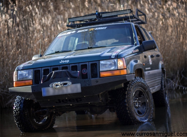 El Grand Cherokee ZJ es un modelo muy codiciado para los amantes del 4x4, que lo transforman y lo mejoran para volverlo más campero. 