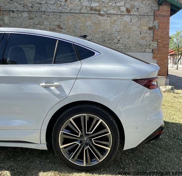 Por esta atractiva zaga merece la pena optar por la version coupé del Enyaq 