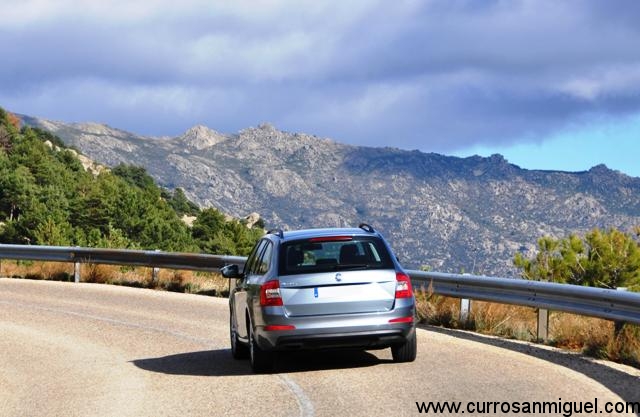 Sea por autovía, autopista o carretera de montaña, el Octavia siempre será un fiel aliado