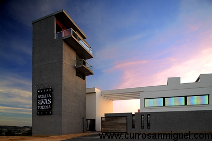 El edificio del Museo de la Batalla de Las Navas es moderno y llamativo, pero lo mejor, está por dentro