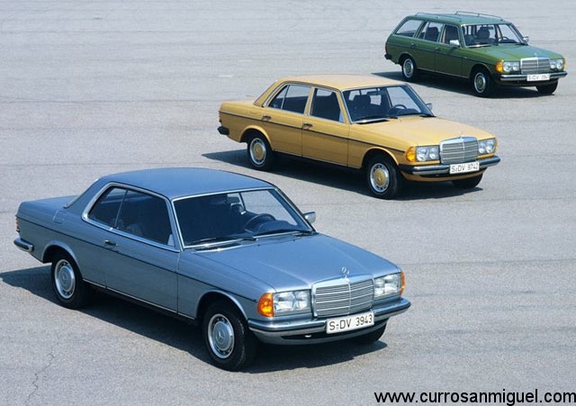 La familia W123 al completo y con mayor variedad de colores que cualquier Mercedes actual...