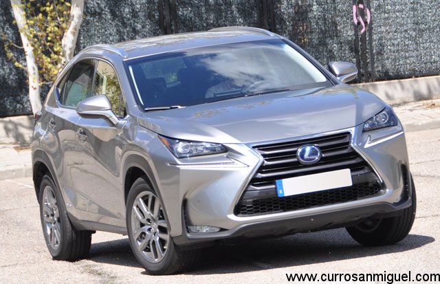 El Lexus NX300h garantiza un rodar confortable en -casi- cualquier situación