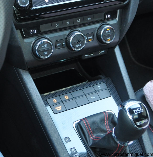 El botón RS nos da acceso al menú de los tipos de conducción… donde no hay modo RS