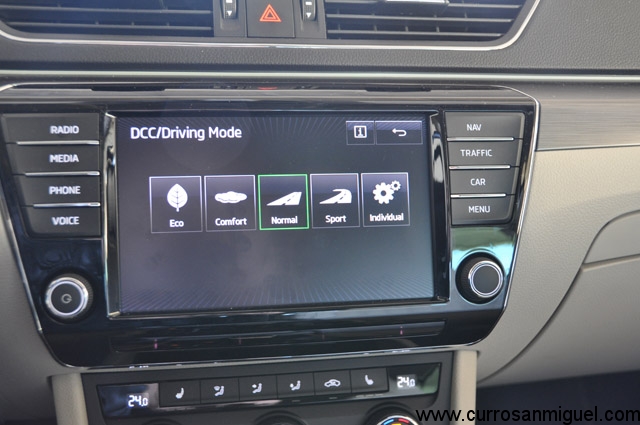 El DCC es el control dinámico del chasis, o sea, los modos de conducción. A mí me gusta el normal. 