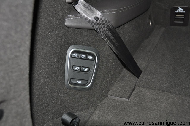 Esta botonera da cuenta de las múltiples posibilidades a la hora de configurar fácilmente el interior del coche
