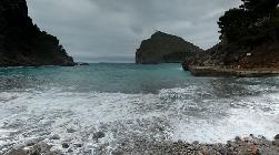 El final del camino lo marcará la pequeña Cala de Sa Calobra, donde os podéis refrescar la nuca y el gaznate en su snack bar 