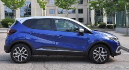 Con ese color y el techo en contraste, esas llantas y los acabados gun metal, nos queda un Captur muy molón