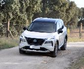 A pesar de su lujo y tecnología, el X-Trail no renuncia a su espíritu más campero permitiendo pequeñas escapadas fuera del asfalto.   