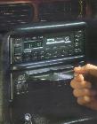Desde las versiones básicas, los equipos de sonido disponibles eran totalmente HiFi, con mandos en el volante y hasta con reproductor de CD