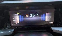 El cuadro es sencillo, como todo en este coche, pero resulta completo y muy visual. 