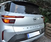 Trasera distinta y atractiva.Los pilotos sobre el portón son puramente estéticos, pues carecen de función asignada. 