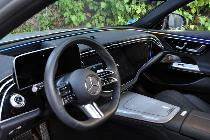 El ambiente cromático interior puede ir de lo más relajante a lo más discotequero, pues tiene un sinfin de posibilidades que harán de tus trayectos nocturnos una auténtica fiesta.  