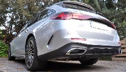 Este detalle no me gusta nada: Salidas de escape más falsas que dos euros de madera. 