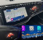 Era la mañana de Halloween y el Mercedes me recibió con esta bonita decoración en sus pantallas. Una chulada.  