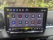 Pantalla enorme bien situada, con unos menús claros y un interfaz bastante rápido. 