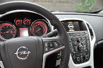 Profusión y confusión de botones Made in Opel.