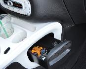 Este cajón escamoteable aumenta las posibilidades de dejar pequeños objetos en el interior del coche