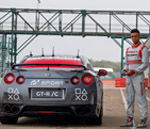 Un GT-R a 210 km/h por control remoto